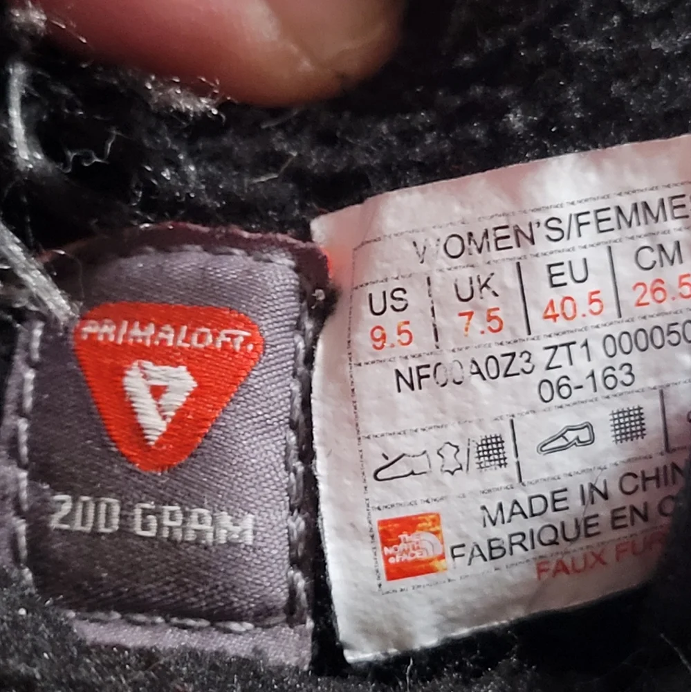 The North Face Women's Winter‎ Boots 200 Gram Primaloft Size 9.5 Waterproof